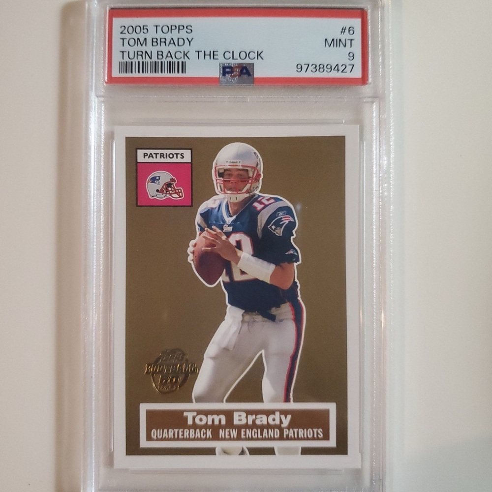 2005 TOPPS PSA TOM BRADY TURN THE CLOCK  !